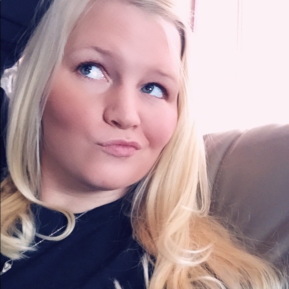 Meet your Posher, Aallyson - Picture 1 of 1